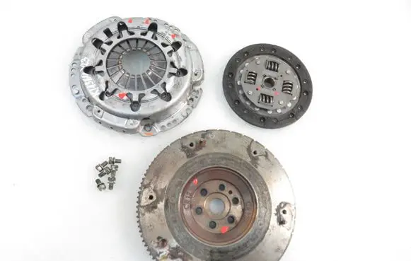 Nissan Micra Flywheel 119014010 318018510