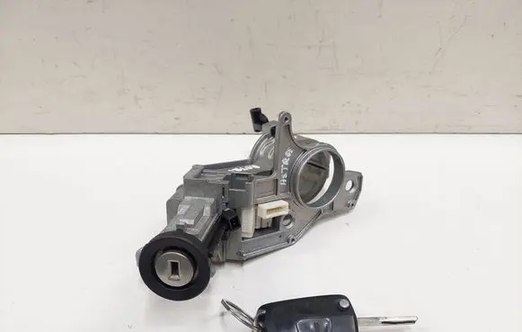 Opel Astra H Ignition lock N0501882 2421430 N0501881