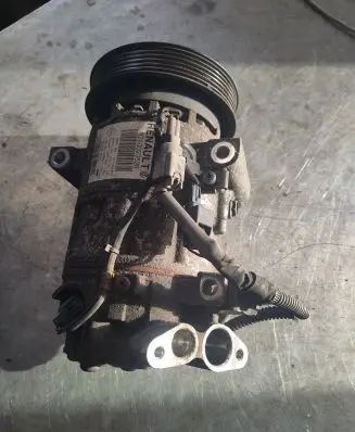 Renault Captur Air conditioning (A/C) compressor (pump) 926002352R
