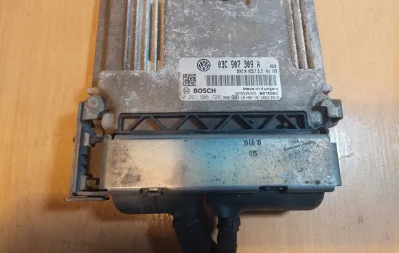 Volkswagen Golf VI Engine control unit/module ECU 0261S05728 03C907309A MED17.5.5
