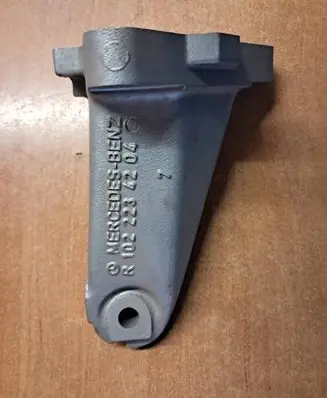 Mercedes-Benz E W124 Engine mounting bracket 1022234204