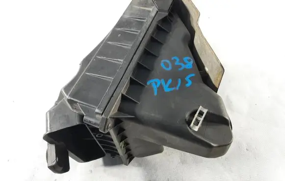 Audi A6 Allroad C5 Air filter box 038133837Q