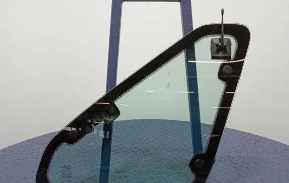 Land Rover Freelander Rear side window