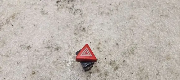 Audi A3 S3 8P Hazard light switch 8P0941509A 9751267 29106S