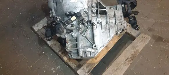 KIA Carnival Manual 5 speed gearbox G100910908