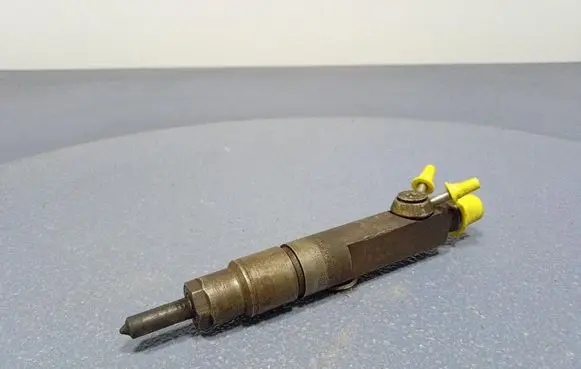 Fuel injector