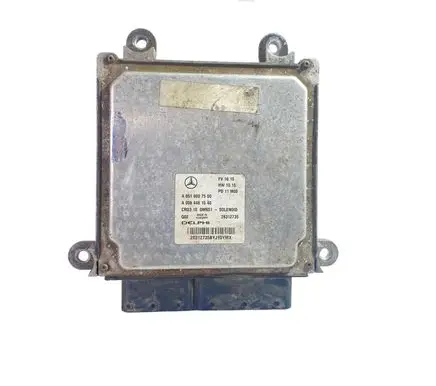 Mercedes-Benz E W212 Engine control unit/module A6519007500 A0064461540
