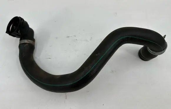 Volvo V40 Engine coolant pipe/hose 31474987