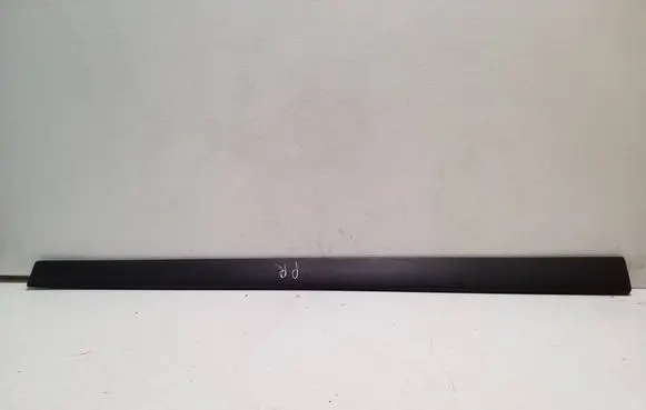 Chevrolet Orlando Front door trim (molding) 96886774