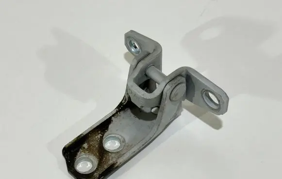 Mitsubishi Outlander Front door upper hinge