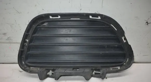 Citroen C5 Aircross Front fog light trim/grill 9827000577