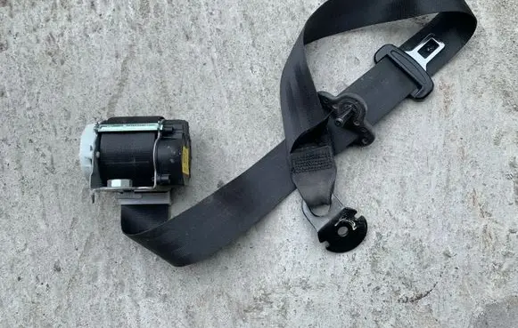 Opel Vivaro Front seatbelt 93868115 061553 34141759F