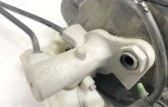 Audi A4 S4 B6 8E 8H Master brake cylinder 660m 3j18