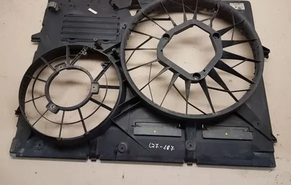 Audi Q7 4L Radiator cooling fan shroud 7L0121203G