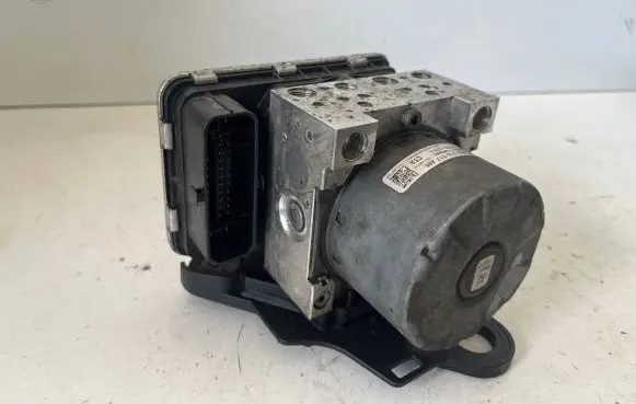 Skoda Octavia Mk3 (5E) ABS Pump 5Q0614517AM 10022009054 MK100ESC