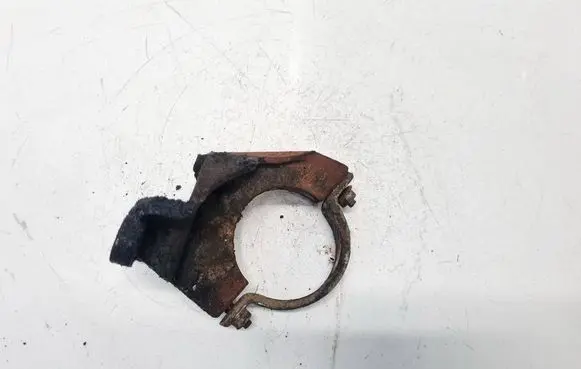 Engine mounting bracket