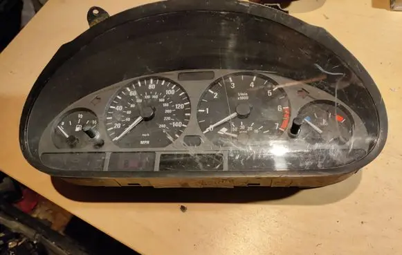BMW 5 E39 Speedometer (instrument cluster) 6901925 0263606220