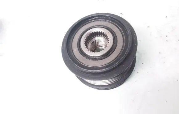 Volkswagen PASSAT B6 Alternator pulley F553170