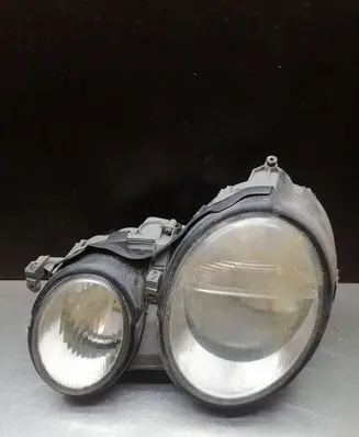 Mercedes-Benz CLK A208 C208 Headlight/headlamp 147551