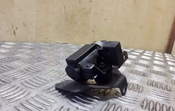 BMW X5 E53 Turbo solenoid valve 72279600 2247906