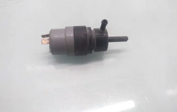 Audi A6 S6 C4 4A Windscreen/windshield washer pump 431955651