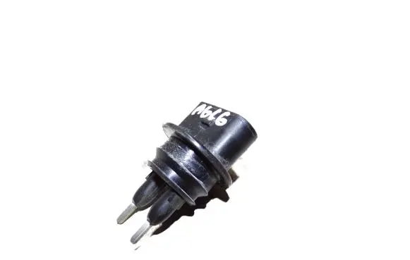 Audi A6 S6 C6 4F Windshield washer fluid level sensor 7M0919376