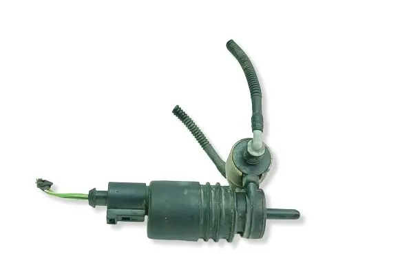 Volkswagen Touran I Windscreen/windshield washer pump 1J0973722