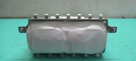 Suzuki Grand Vitara II Passenger airbag
