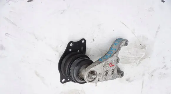 Volkswagen Polo V 6R Engine cover (trim) SKO62637
