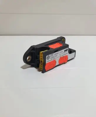 Volkswagen PASSAT B5 Airbag deployment crash/impact sensor 1J0909606N 07000502 5WK41910