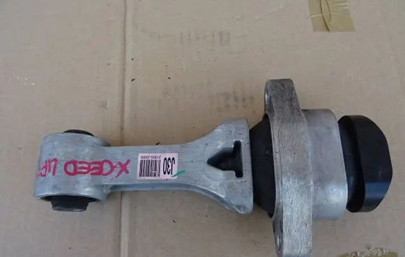 KIA Xceed Engine mount bracket 21950J3000