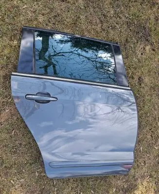 Peugeot 5008 Rear door 