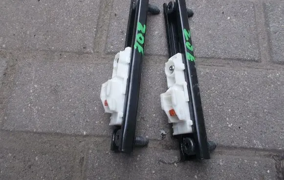 Renault Zoe Seat belt trim 