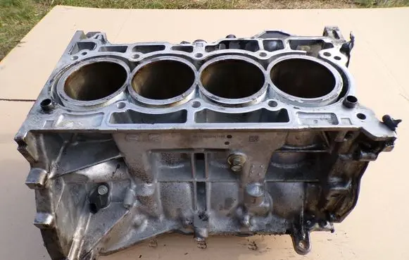 Nissan Qashqai Engine block HR16
