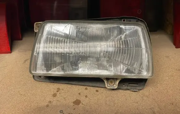 Volkswagen Jetta II Headlight/headlamp 302129049