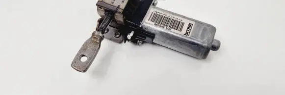 Volkswagen PASSAT B6 Seat adjustment motor 9063250712