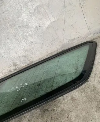 Volvo V50 Rear side window