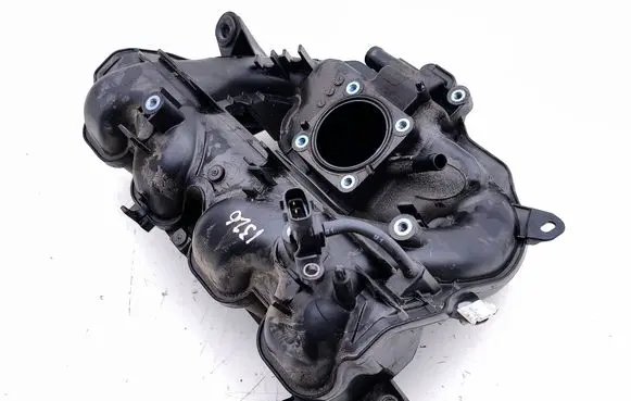 Toyota Prius (XW50) Intake manifold