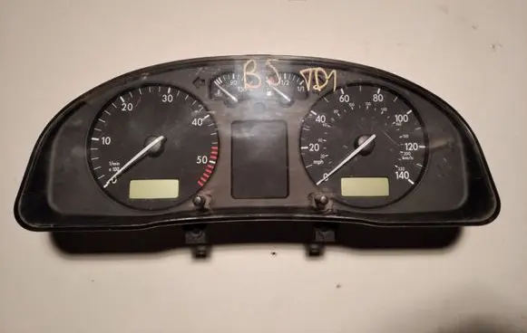 Volkswagen PASSAT B5 Speedometer (instrument cluster) 09051940090 09051979906