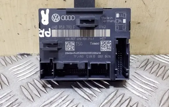 Volkswagen Touareg II Door control unit/module 4H0959793F