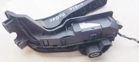Volkswagen PASSAT B6 Accelerator throttle pedal 1k2721503c 6pv008745-00