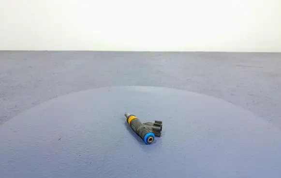 Chrysler Challenger Fuel injector 05037479AC