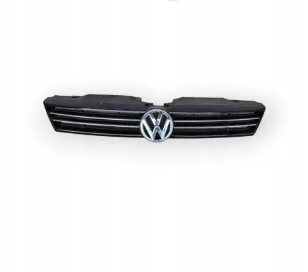 Volkswagen Jetta VI Front bumper upper radiator grill 5C6853655
