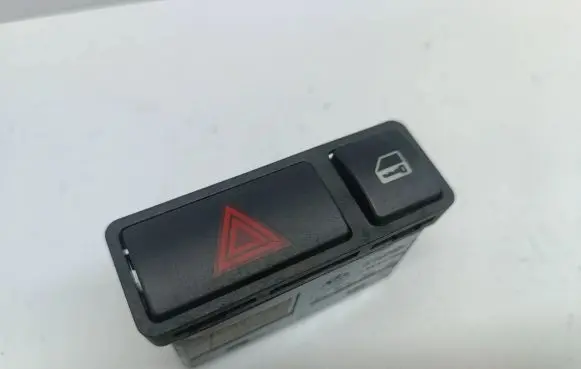 BMW 3 E46 Hazard light switch 8368920 61318368920