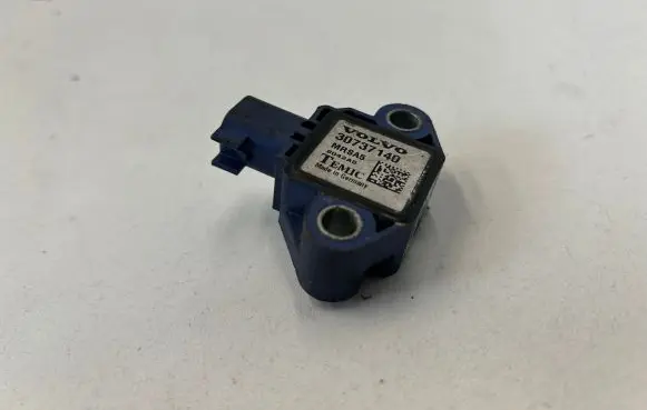 Volvo V50 Airbag deployment crash/impact sensor 8042A5 30737140