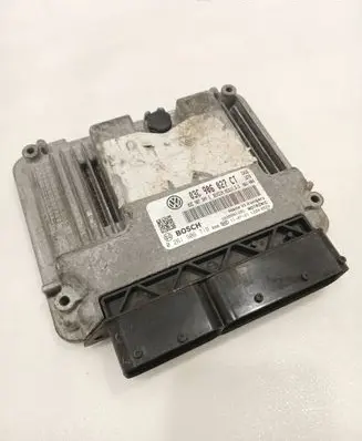Volkswagen Golf VI Engine control unit/module 03C906027CT 03C907309G 0261S06719