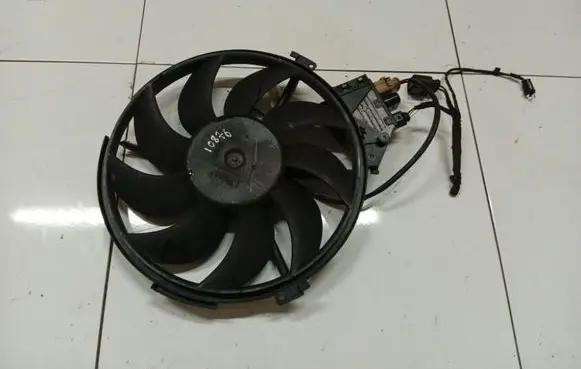 Audi A2 Radiator cooling fan shroud 8Z0959501