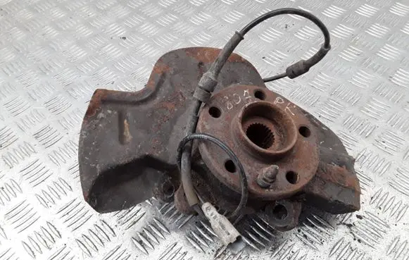 Peugeot 807 Front wheel hub spindle knuckle