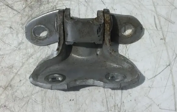 Toyota Yaris Front door lower hinge 