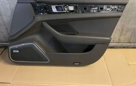 Porsche Panamera (971) Front door card panel trim
